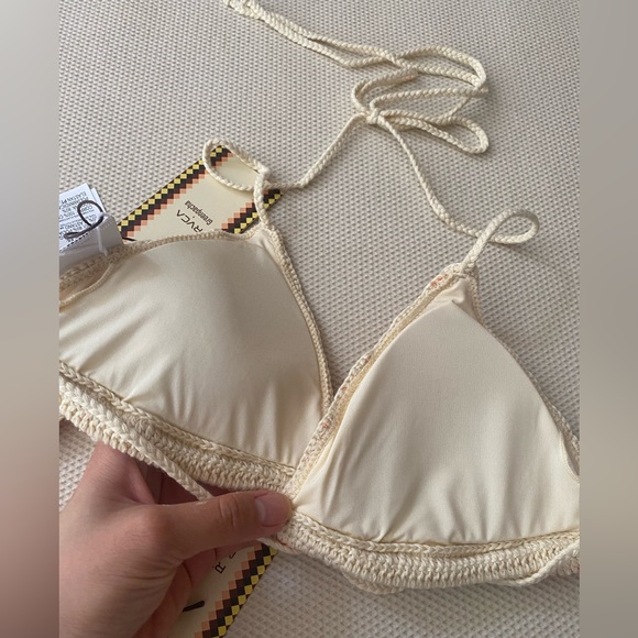 Flor Beige and Orange Striped Crochet
Bikini set - Picture 9 of 9